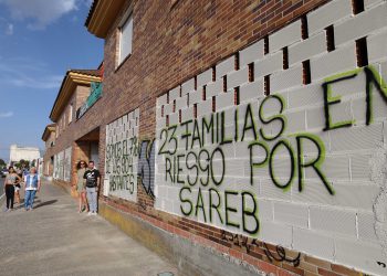 «Queremos soluciones, queremos diálogo y queremos negociar»: la lucha de 23 familias de Babilafuente por mantener sus casas