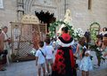 Macotera vive hoy la fiesta grande en honor de la Virgen de la Encina tras la concurrida ofrenda floral de ayer en la plaza