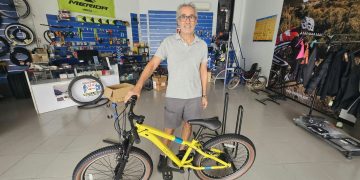 Juan Clavo: «lo más gratificante ha sido el contacto con la gente, la ilusión de vender la bici a un niño y también cuando venían los chavales con la bici rota y salía nueva y lista para seguir rodando»