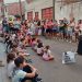El público familiar disfruta en Peñaranda de un animado recorrido por las cuatro casitas de cuento creadas por Blas Madrid