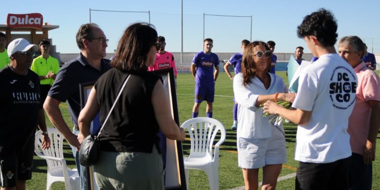 El CD Peñaranda estrena temporada con triunfo en casa en un partido con un emotivo homenaje póstumo a Germán Sánchez