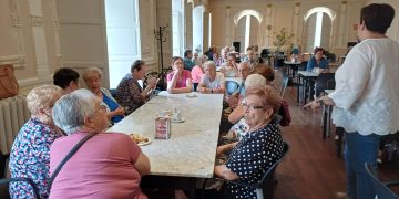 Los mayores disfrutan en Peñaranda de un encuentro festivo en el centro social enmarcado en las celebraciones de San Miguel
