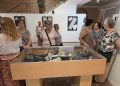 Las Encajeras Peñarandinas exponen sus trabajos en el CDS como antesala al XVIII Encuentro de este sábado en la plaza Nueva