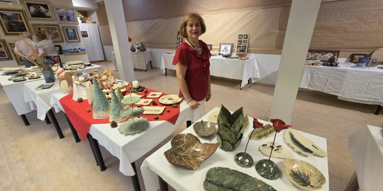 Carmen Mulas muestra en Bóveda del Río Almar sus múltiples aficiones creativas recogidas en la exposición ‘Mis Aficiones’