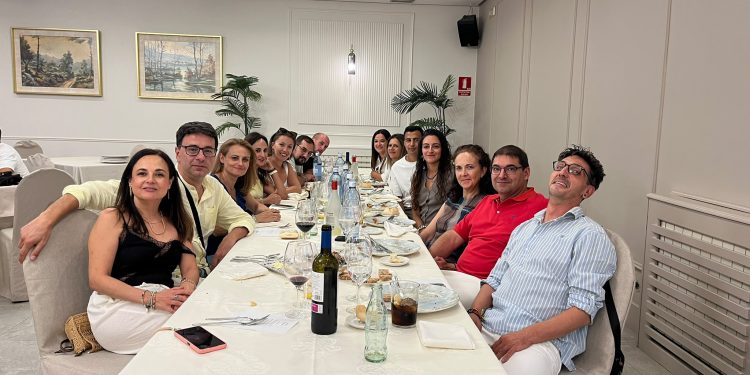 Los primos García, de Villoria, organizan un animado encuentro y comparten una comida de confraternidad en Las Cabañas