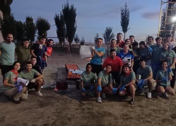 Nava de Sotrobal da el pistoletazo de salida a sus fiestas de San Miguel con una concurrida parrillada en el frontón polideportivo