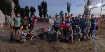 Nava de Sotrobal da el pistoletazo de salida a sus fiestas de San Miguel con una concurrida parrillada en el frontón polideportivo