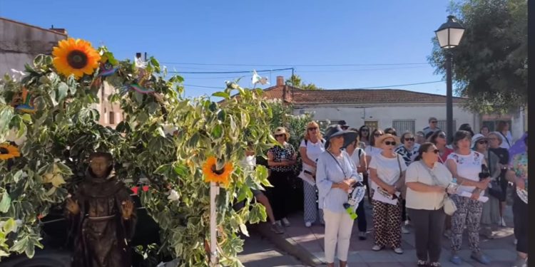 Vecinos de siete pueblos de la comarca se unen en una caminata de Paradinas a Rágama por el Jubileo de San Francisco de Asís