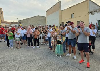Zorita de la Frontera vive un emotivo pregón de fiestas con el testimonio vital de tres vecinos del pueblo, ejemplo de lucha