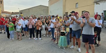 Zorita de la Frontera vive un emotivo pregón de fiestas con el testimonio vital de tres vecinos del pueblo, ejemplo de lucha