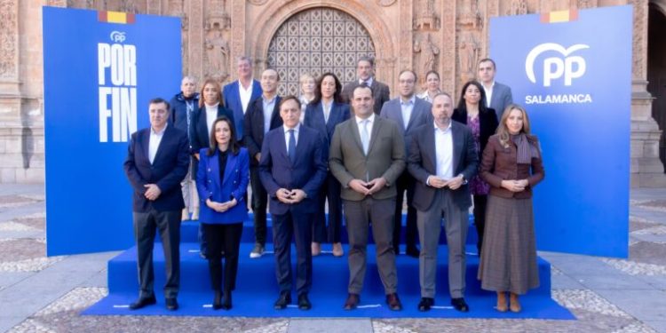 Carbayo presenta un equipo «preparado, unido y comprometido» para que Salamanca tenga la voz y la fuerza que merece en Madrid