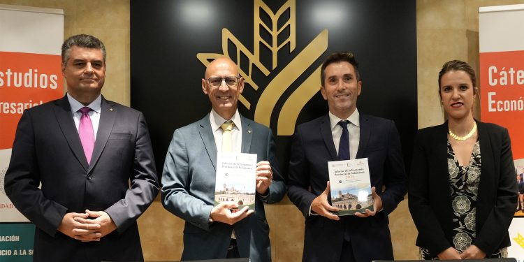 Caja Rural y la Universidad de Salamanca presentan en la capital charra el I Informe de la Economía Provincial de Salamanca