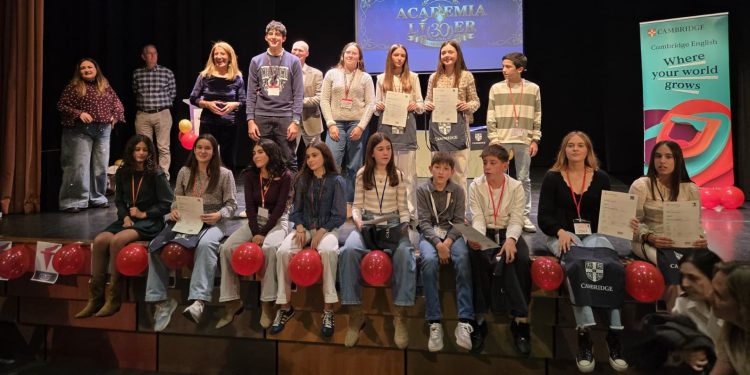 Academia Líder celebra en Peñaranda su XXX aniversario con la brillante ceremonia de entrega de los certificados Cambridge