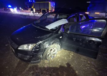 Una salida de vía en Alaraz deja de madrugada un varón herido que tuvo que ser rescatado por los Bomberos de Peñaranda