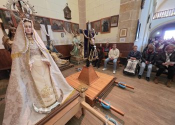 El Cristo de Hornillos y la Virgen llegan a la ermita de Arabayona en plena cuenta atrás para su multitudinaria y esperada romería