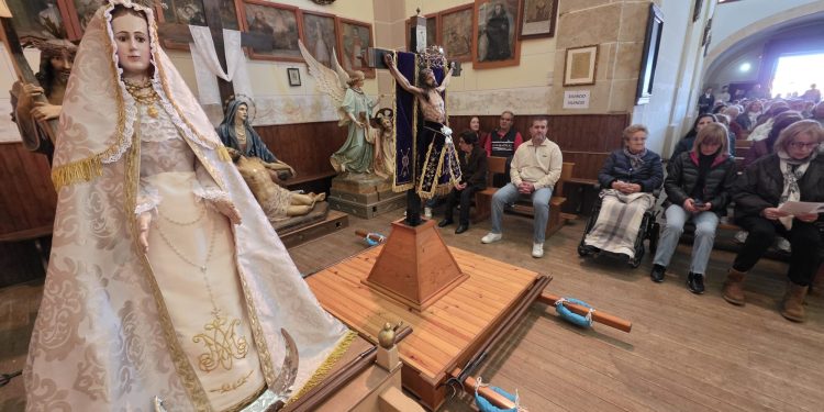 El Cristo de Hornillos y la Virgen llegan a la ermita de Arabayona en plena cuenta atrás para su multitudinaria y esperada romería