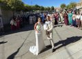Aldeaseca de la Frontera y Canarias se unen en la boda de Aduen y Vicky que ha oficiado el padre de la novia y edil del Ayuntamiento