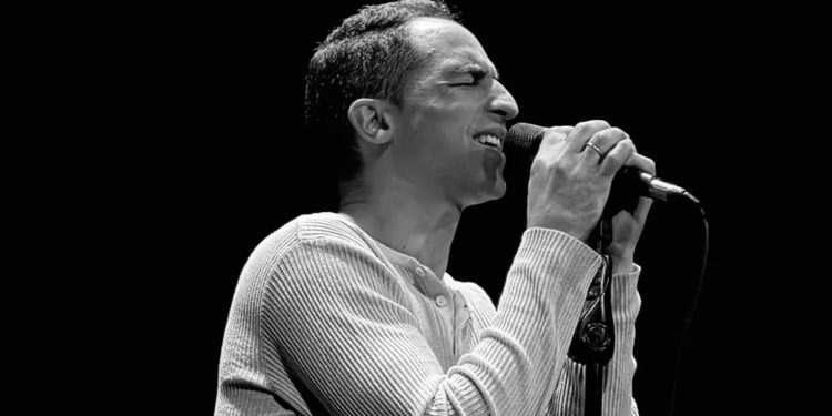 El músico peñarandino Cristian Familiar presenta «Cruzar el Rubicón», un trabajo discográfico con 11 temas que llevan su voz