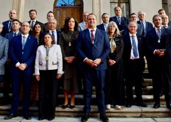 David Mingo toma posesión como presidente de la Diputación y apuesta por una institución «más cercana, más ágil, más moderna y más útil» y reclamando «justicia territorial»