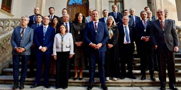 David Mingo toma posesión como presidente de la Diputación y apuesta por una institución «más cercana, más ágil, más moderna y más útil» y reclamando «justicia territorial»