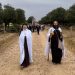 La lluvia acompaña la jornada entre Duruelo y Mancera de Abajo con San Juan de la Cruz y Santa Teresa como protagonistas