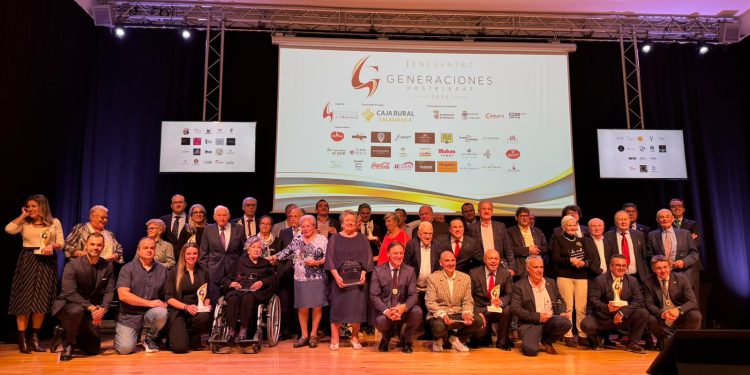 El bar Garden, de Macotera, reconocido en el I Encuentro de Generaciones Hosteleras en la categoría ‘Veteranía en bares’