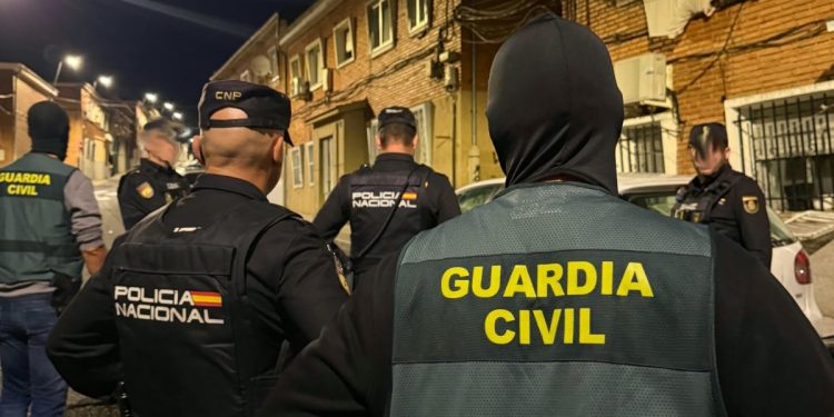 Desmantelada una organización criminal especializada en la sustracción de vehículos y en el robo de establecimientos