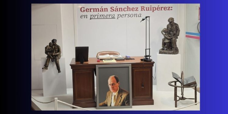 Peñaranda celebra el Día de las Bibliotecas con visitas guiadas a una exposición sobre Germán Sánchez Ruipérez en el CDS