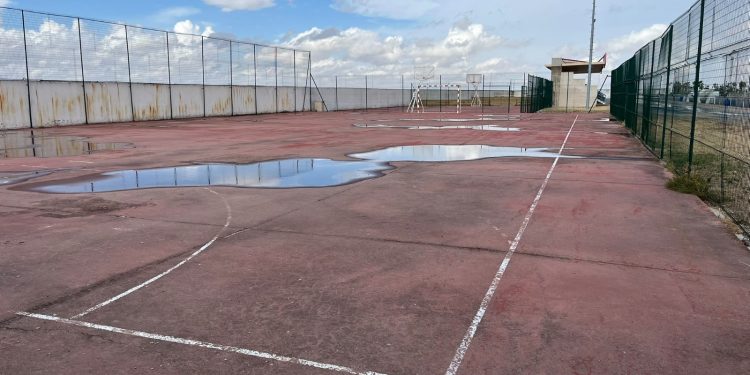 El PP reclama al Ayuntamiento el mantenimiento de una «de las pocas pistas» donde los niños de Peñaranda juegan al fútbol
