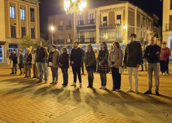Peñaranda guarda silencio en memoria de las víctimas del trágico accidente ferroviario de Urda (Toledo) y guardará el luto oficial