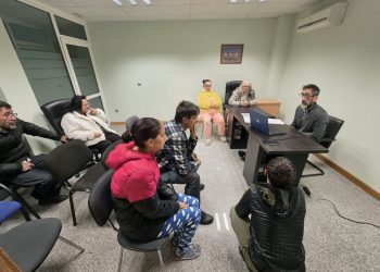 «Para ustedes será un negocio, para nosotros es un hogar»: arranca en Babilafuente la negociación vecinal con la Sareb